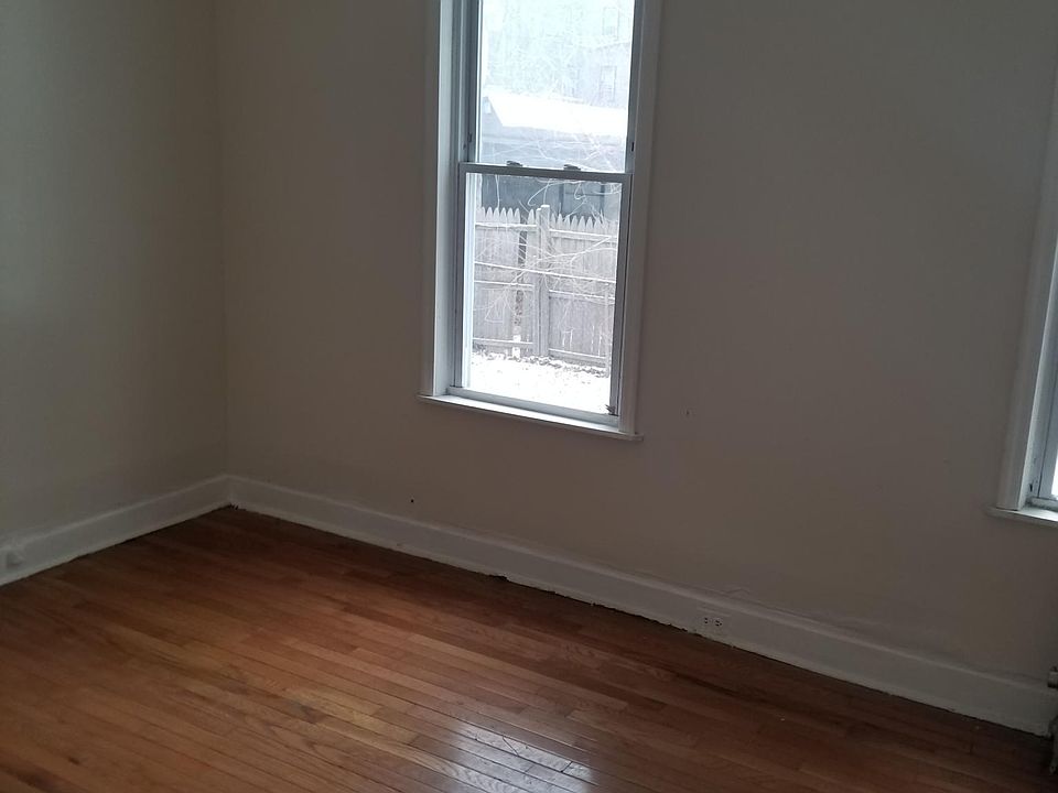 2nd image of 849 S 14th St #2