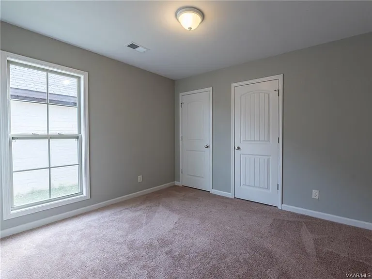 6320 Burbank Crossing Loop — Photo 8