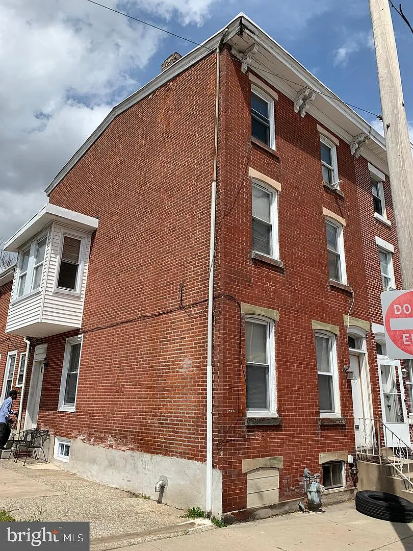 701 Kohn St photo 1