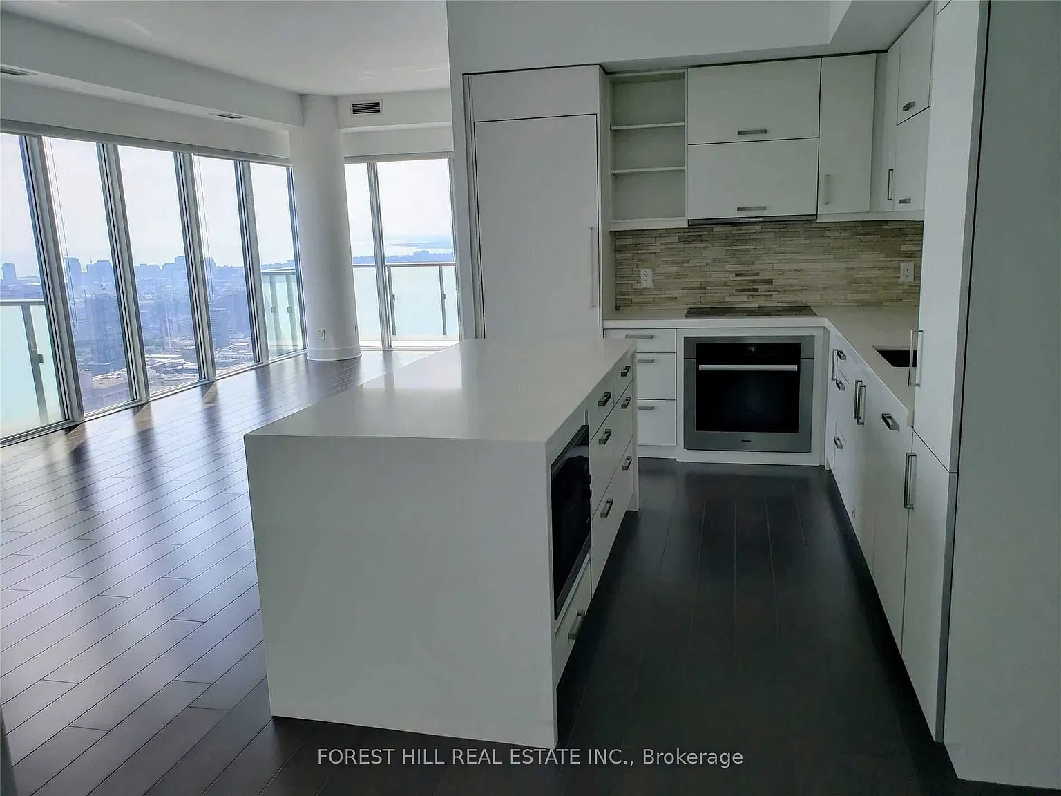 U Condos — Photo 3