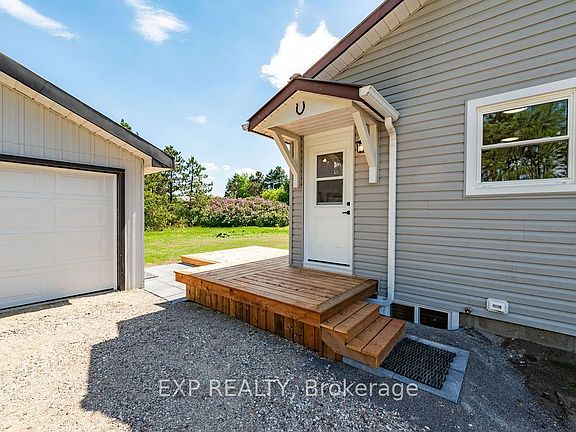 4th image of 1482 Gillan Rd