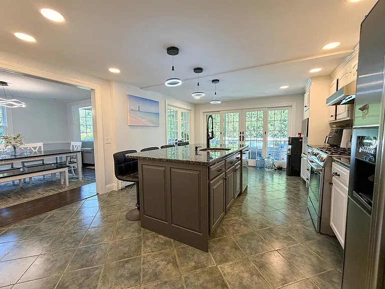 3 Sprague Rd — Photo 3