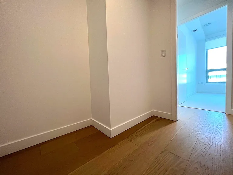 6328 Cambie St #703 — Photo 11