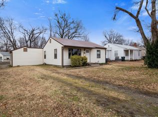 302 E 12th St, Claremore, OK 74017