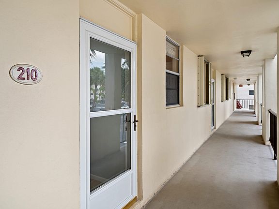 5th image of 100 Paradise Harbour Blvd APT 210