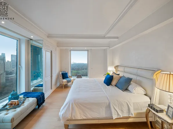 160 Central Park South image 10 of 14