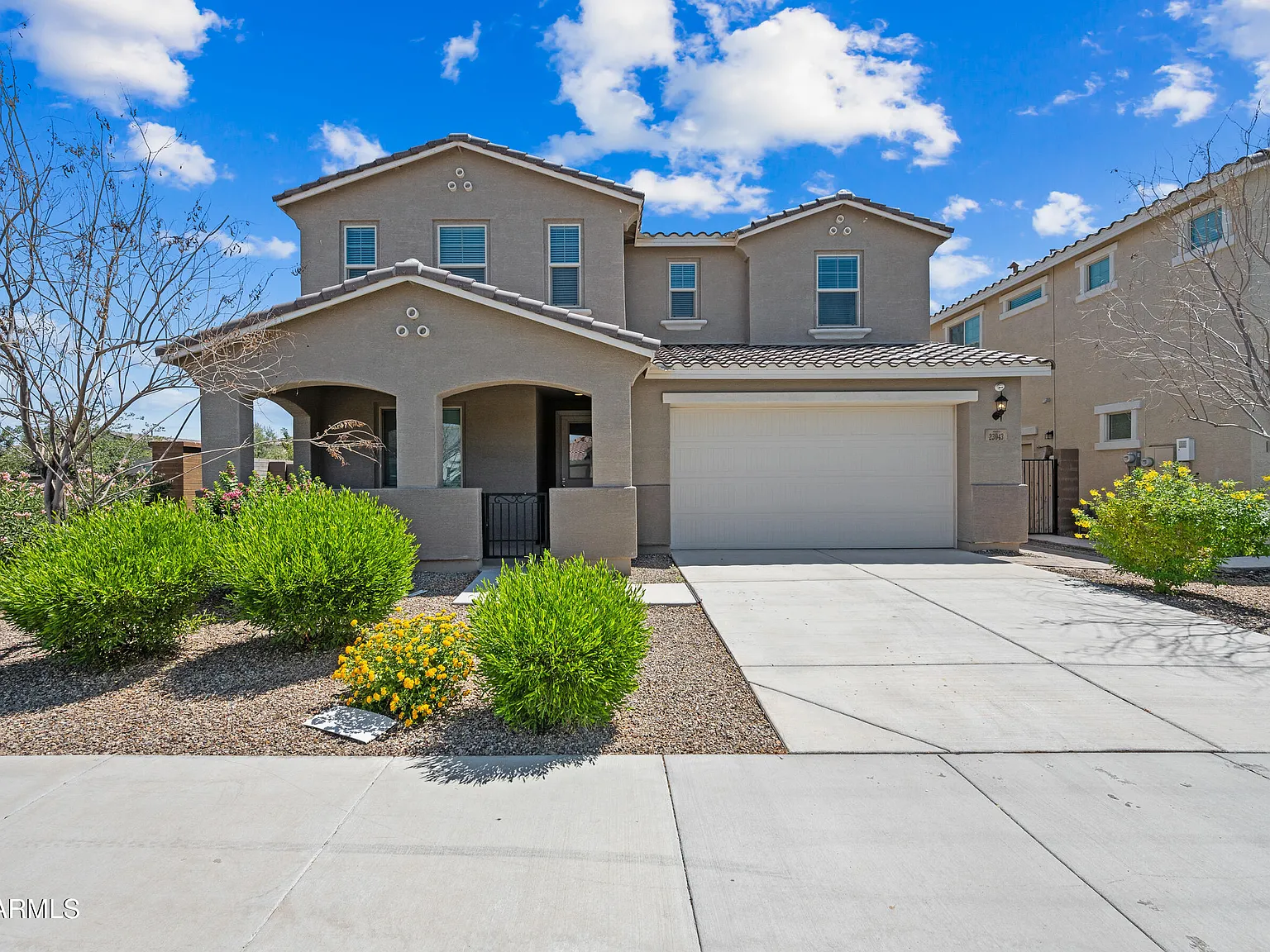 4 bed, 2.5 bath, 2636 sqft, $3,100 — Photo 1