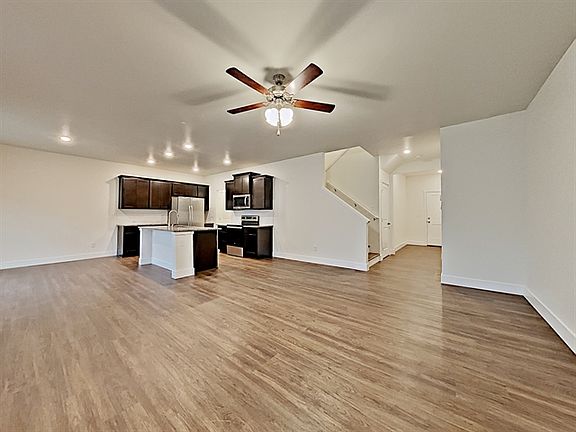 3rd image of 6925 35th St NE