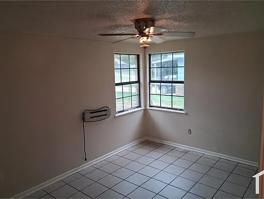 1813 Lariet Ln — Photo 11