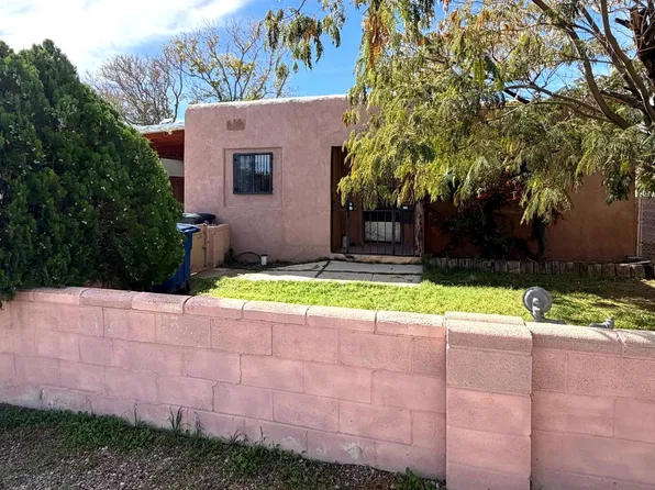 335 57th St NW, Albuquerque, NM 87105