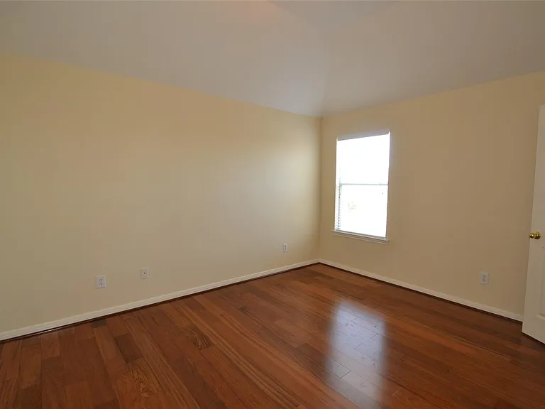 1711 Emma Cove Ct — Photo 32