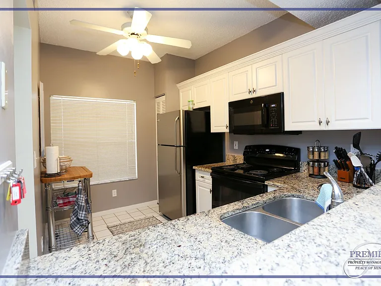1044 Woodshire Ln #B203 — Photo 11
