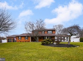 6 Winterbury Cir, Wilmington, DE 19808
