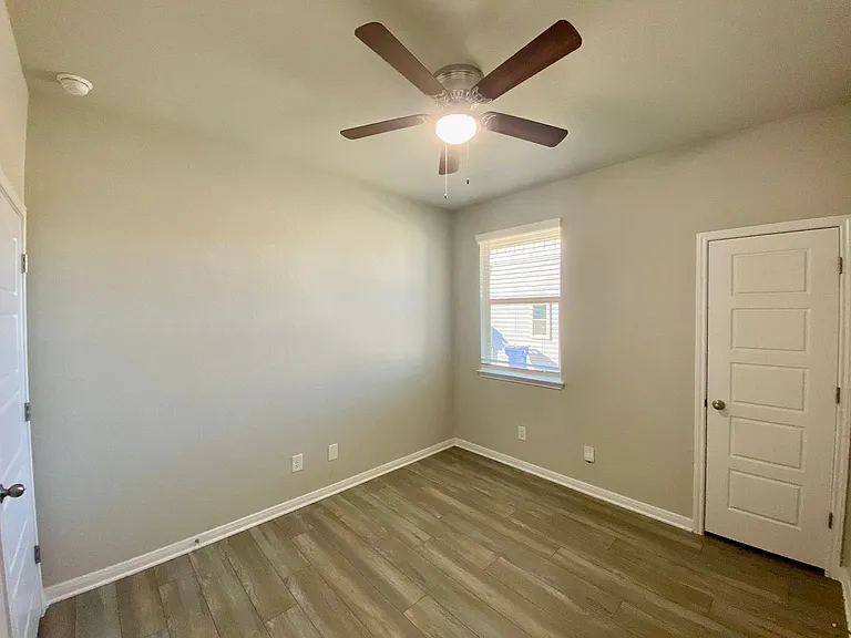 321 Caleb Ct — Photo 13