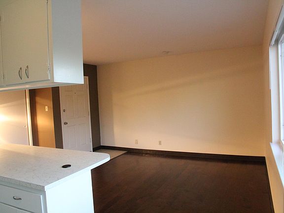 3rd image of 1670 Union Ave #0