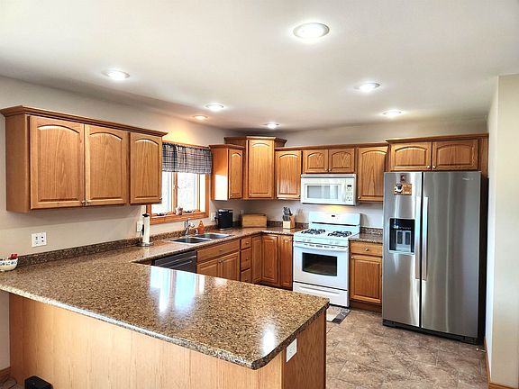 3rd image of 2287 Julia Dr