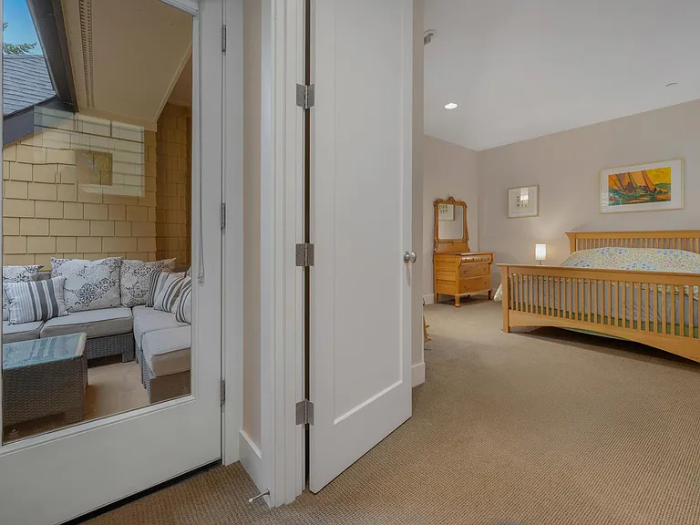 2414 SW Cedar St — Photo 12