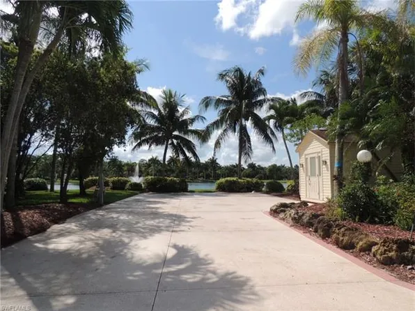 4856 Carriage Ct, Naples, FL 34114