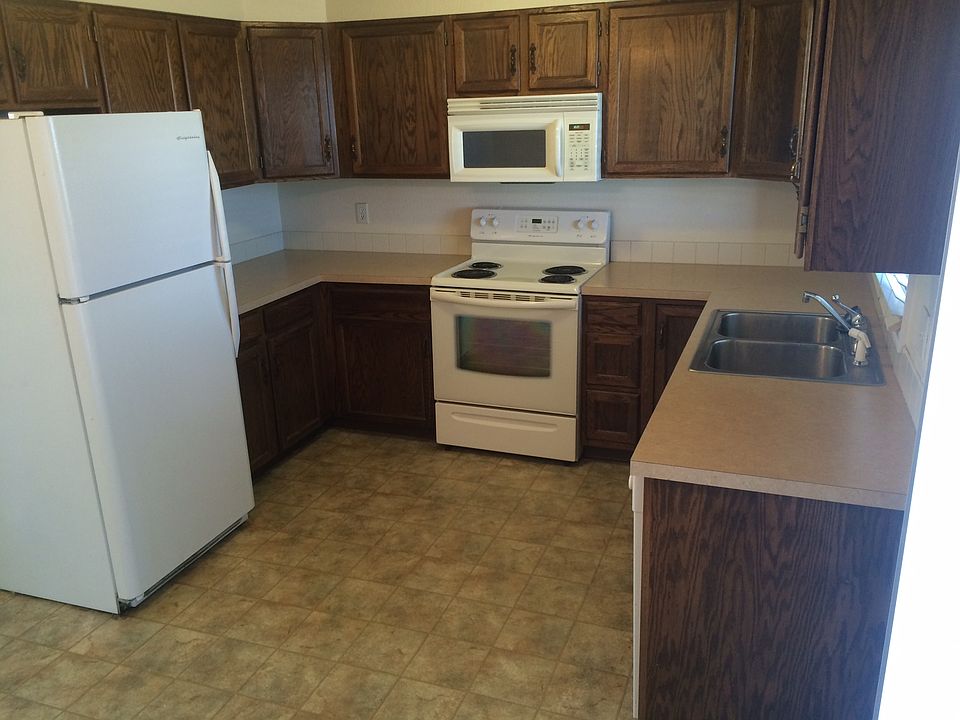 2nd image of 2151 Bridge St #C2