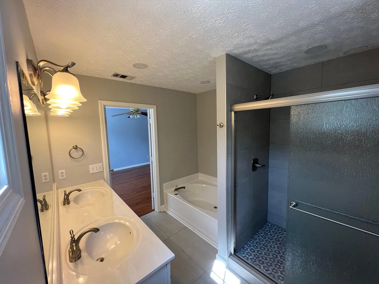 3 bed, 2.5 bath, $2,450 — Photo 4