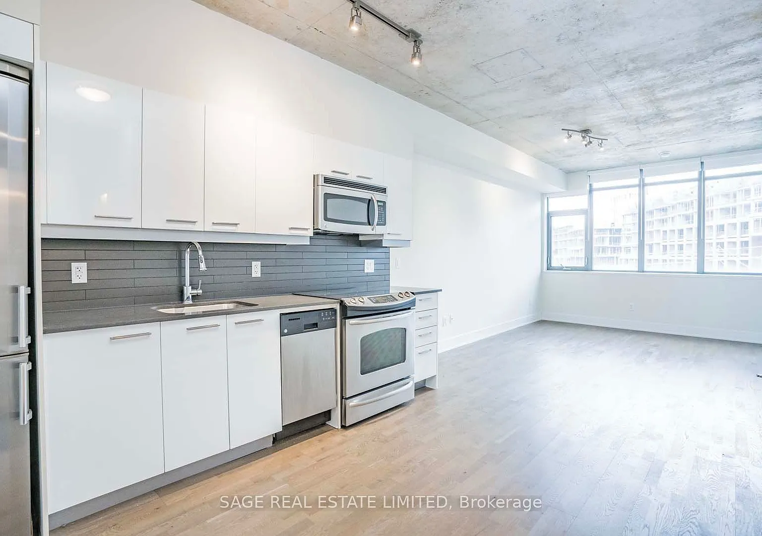 2 bed, $2,300 — Photo 3