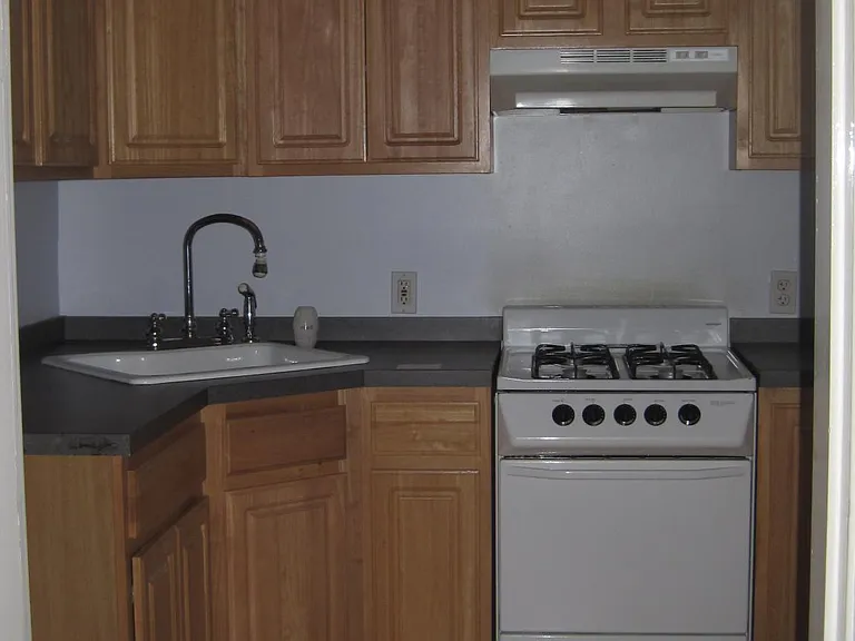 420 E Merrimack St #2 — Photo 4