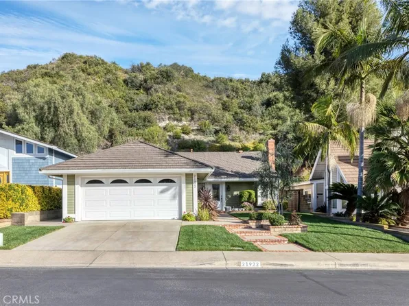 21922 Raintree Ln, Lake Forest, CA 92630