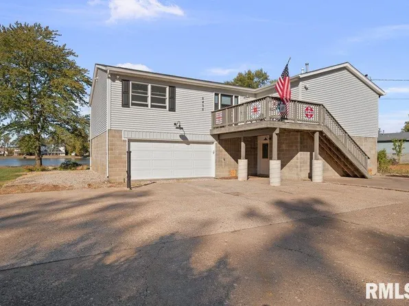 2405 S Shore Dr, Moline, IL 61265