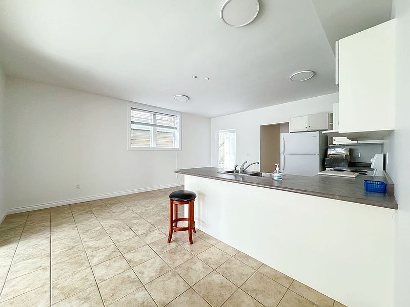 White Rock Apartment for rent - 2 Bedrooms — photo 6