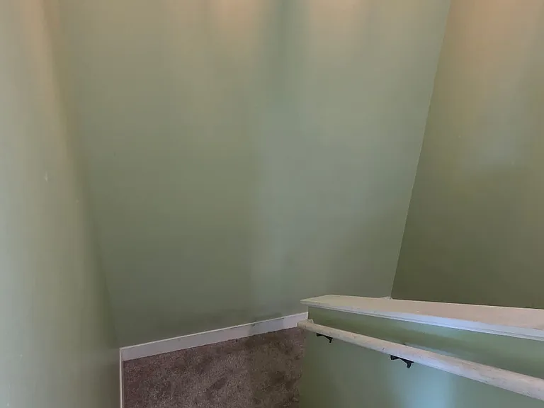118 SW Regulator St — Photo 8
