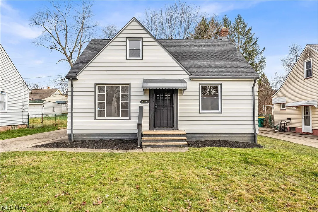 5125 Catherine St photo 1
