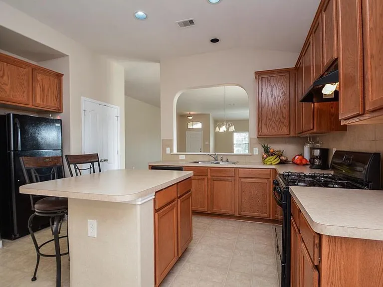 24318 Cornell Park Ln — Photo 7