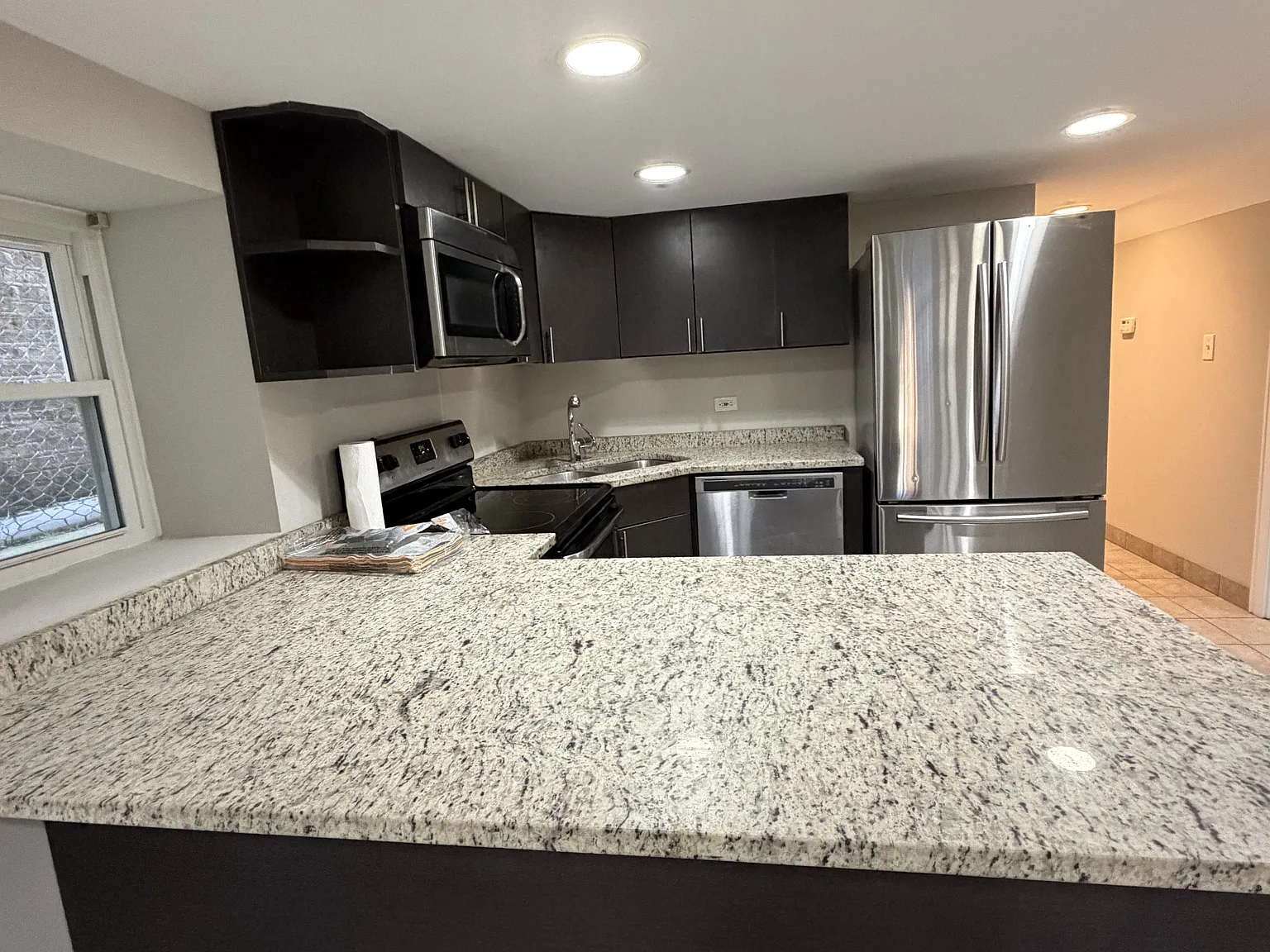 2 bed, 900 sqft, $1,550 — Photo 4