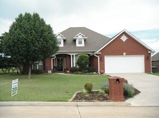 2504 Eagle View Dr, Sulphur, OK 73086