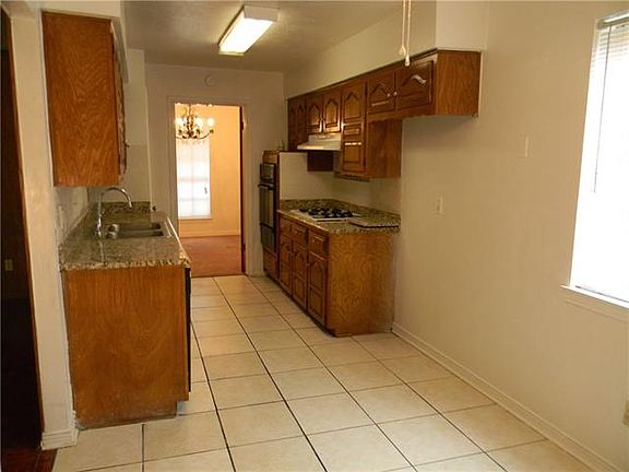 4th image of 2105 Heather Glen Dr