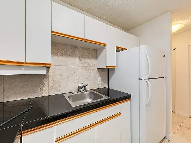 650 Meredith Rd NE — Photo 8
