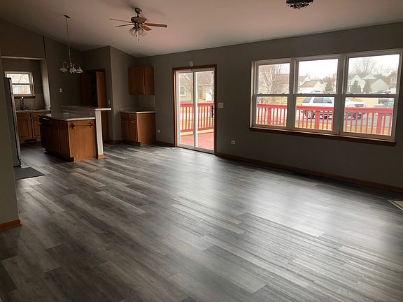 4th image of 300 Clover Chase Cir