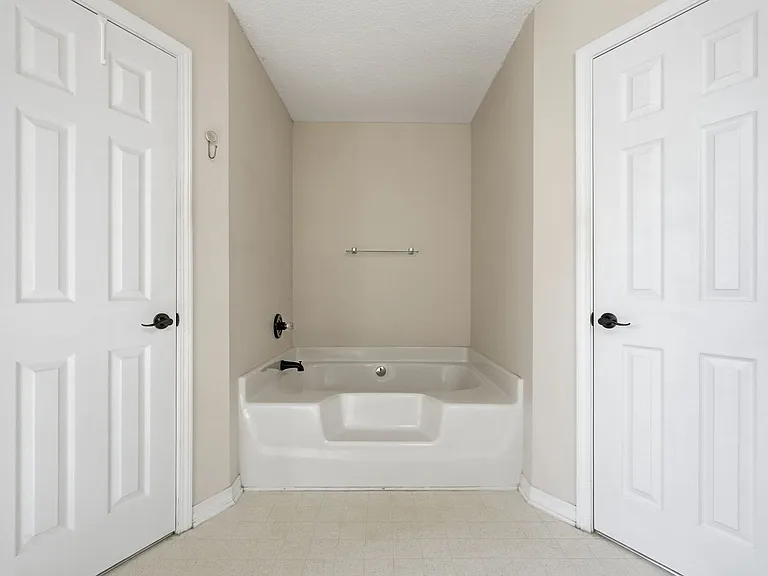 4881 Traxx St — Photo 32