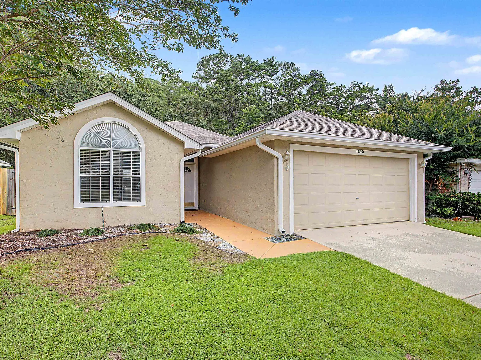4 bed, 1550 sqft, $2,600 — Photo 3
