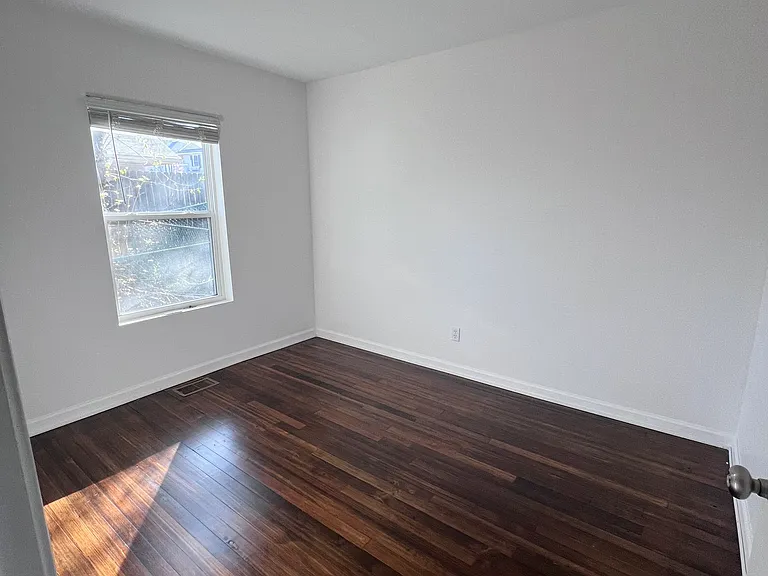 673 N Main St — Photo 12