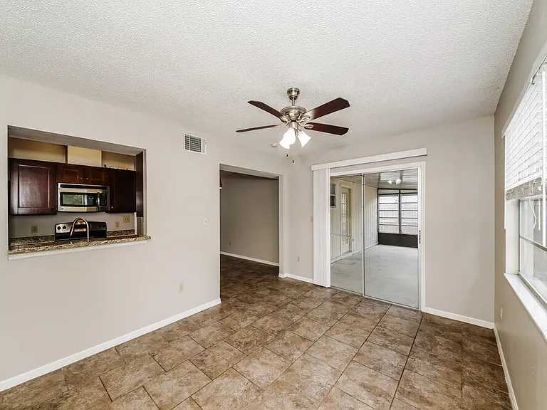 1548 W Powder Horn Rd — Photo 3