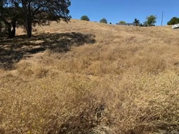 3487 Huckleberry Ln, Valley Springs, CA 95252