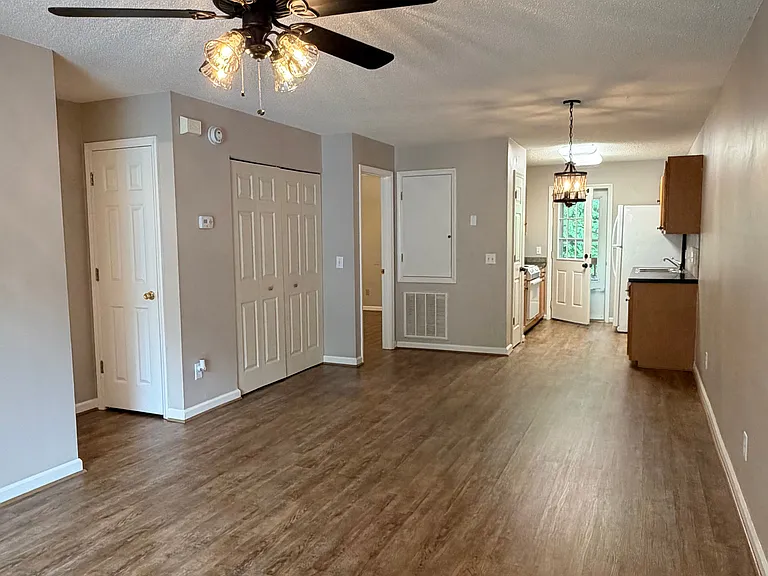418 Westbrook Ct — Photo 11