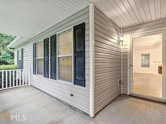 5th image of 2804 James Henry Dr