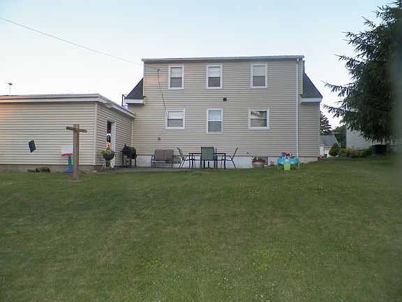 3rd image of 338 Washington St