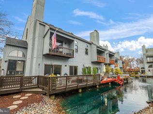 11120 Glade Dr, Reston, VA 20191