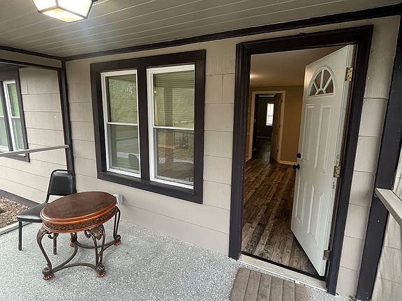 Entrance from the porch to the sitting room.