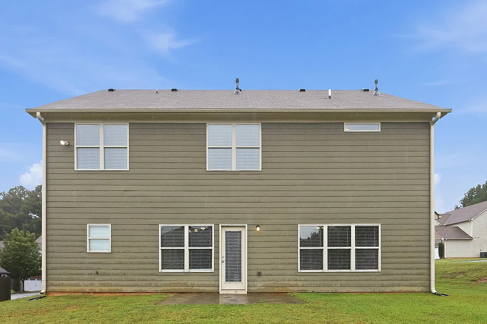 4 bed, 2.5 bath, 2481 sqft, $2,130 — Photo 3