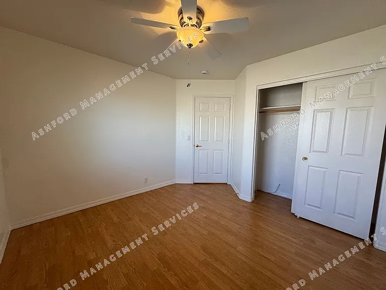1510 E Charleston Ave — Photo 26
