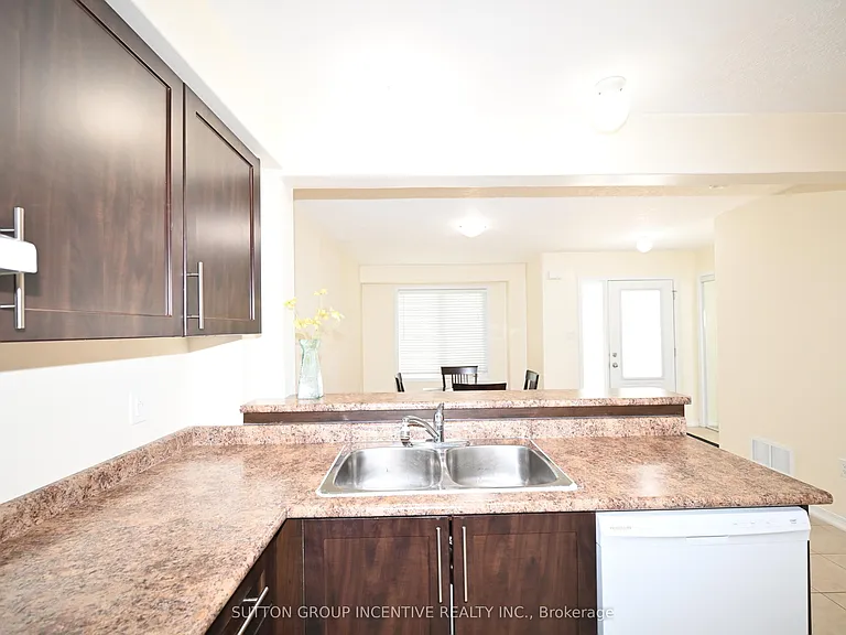 90 Sovereigns Gate #29 — Photo 16